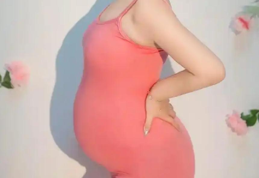 郑州月子中心好还是请月嫂好