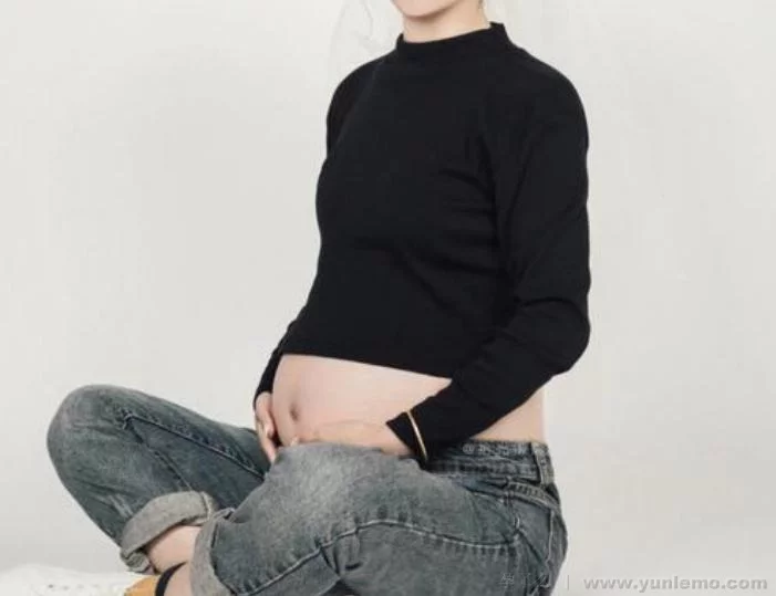 腹直肌修复：专业评估后介入 vs 套餐内统一项目，月子中心服务对比