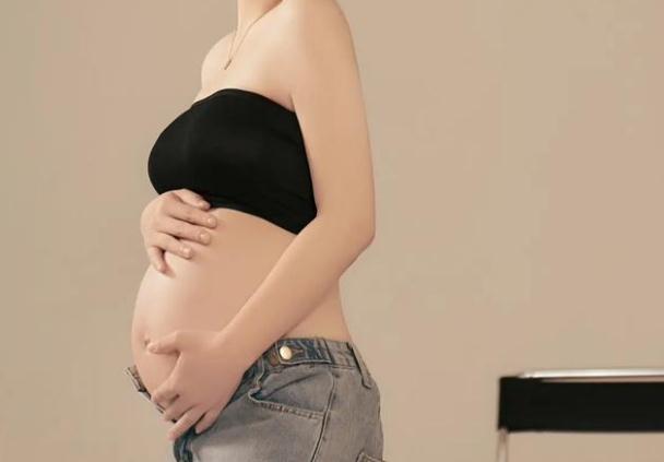 佛山月子中心还是月嫂好