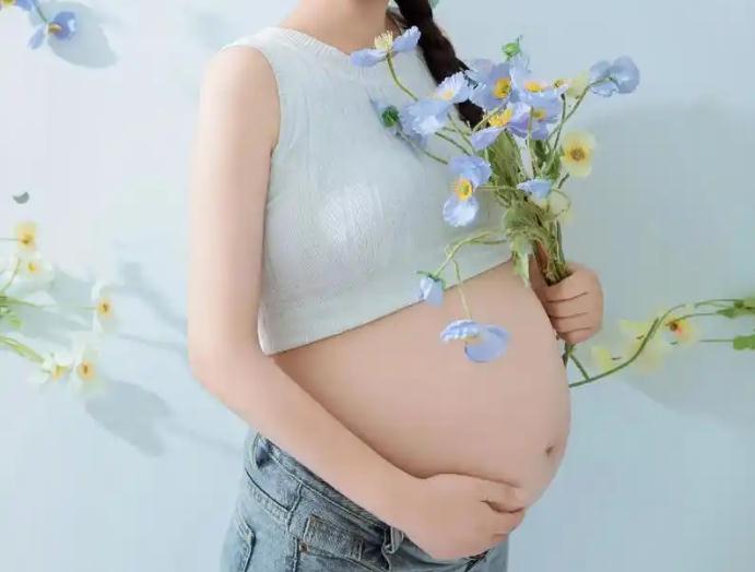 石家庄月子中心好还是请月嫂